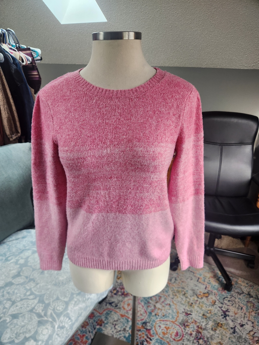 cupcakes & cashmere Pink Ombre Crewneck Sweater Medium Good Condition